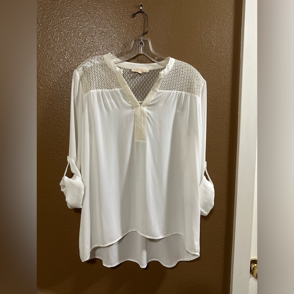 Creative Commune Rondut Split Neck Blouse. White/cream. Medium. - Picture 4 of 11